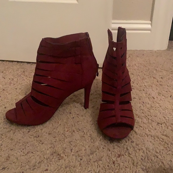 Heels - Picture 1 of 3